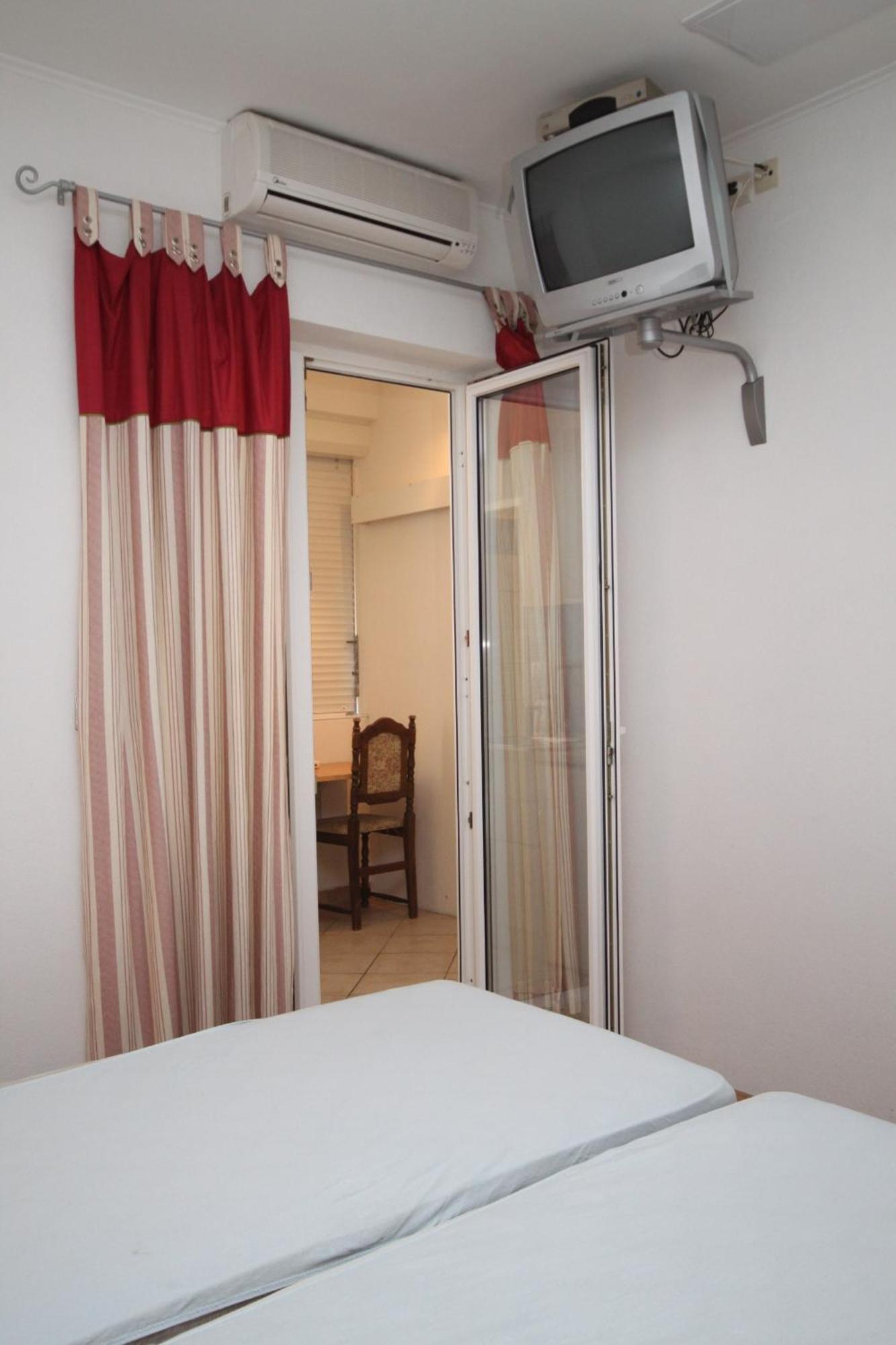 Apartments With A Parking Space Makarska - 6693 Номер фото
